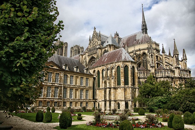 Cathédrale de Reims vue arrière